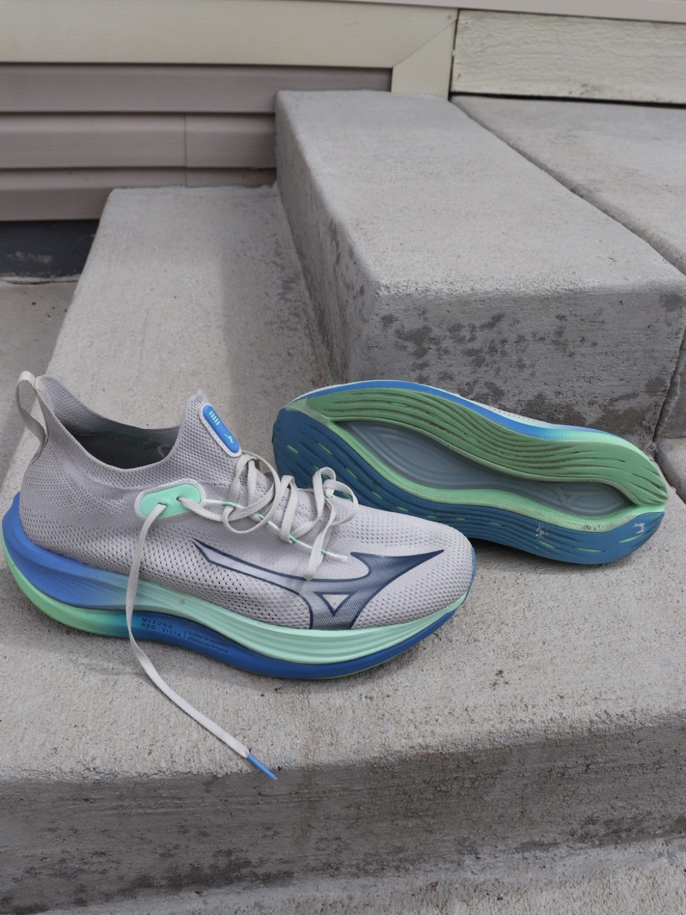 Mizuno Athletic Running Shoes — Light Gray with Blue & Mint